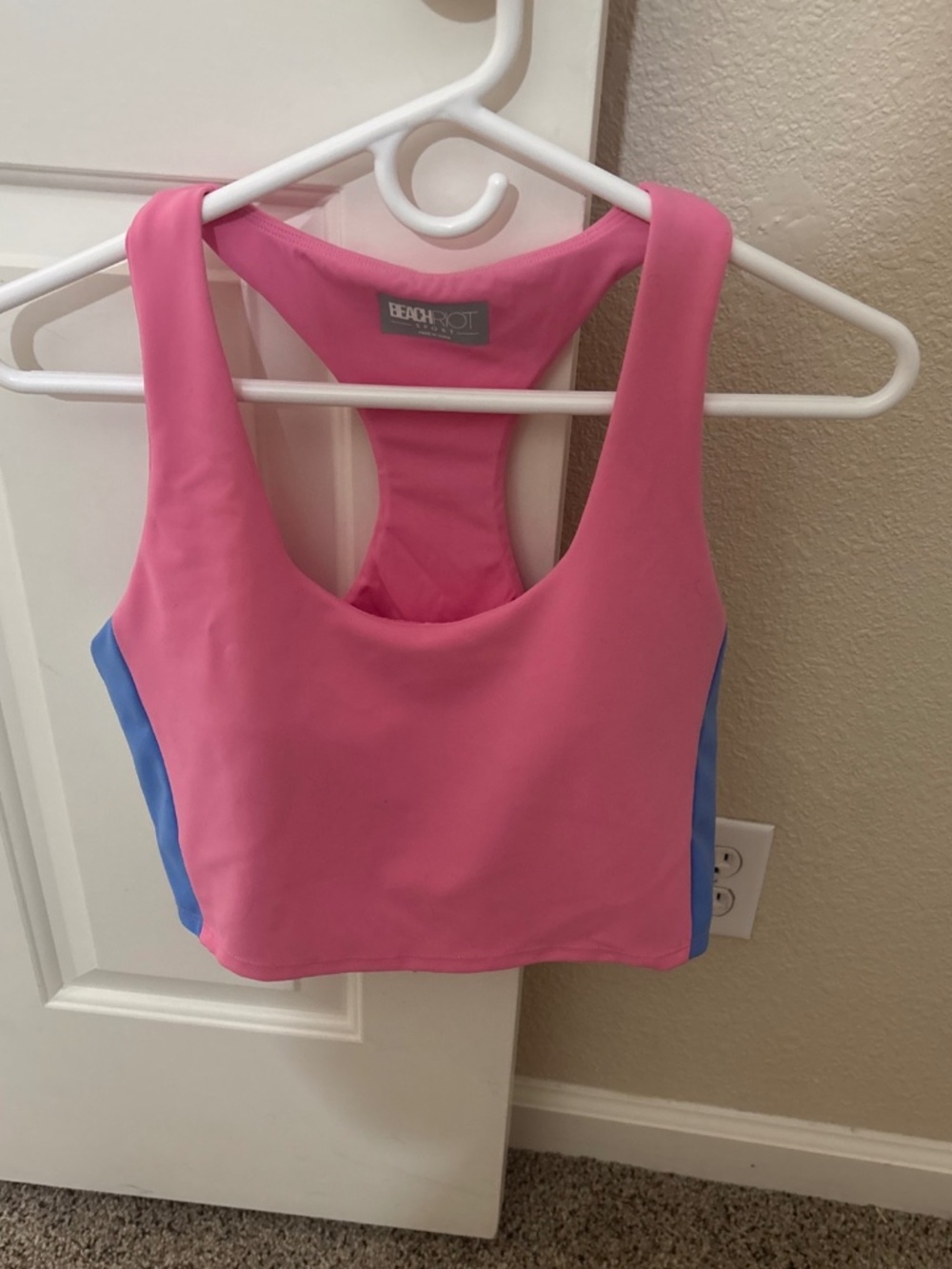 Beach riot brand new size large